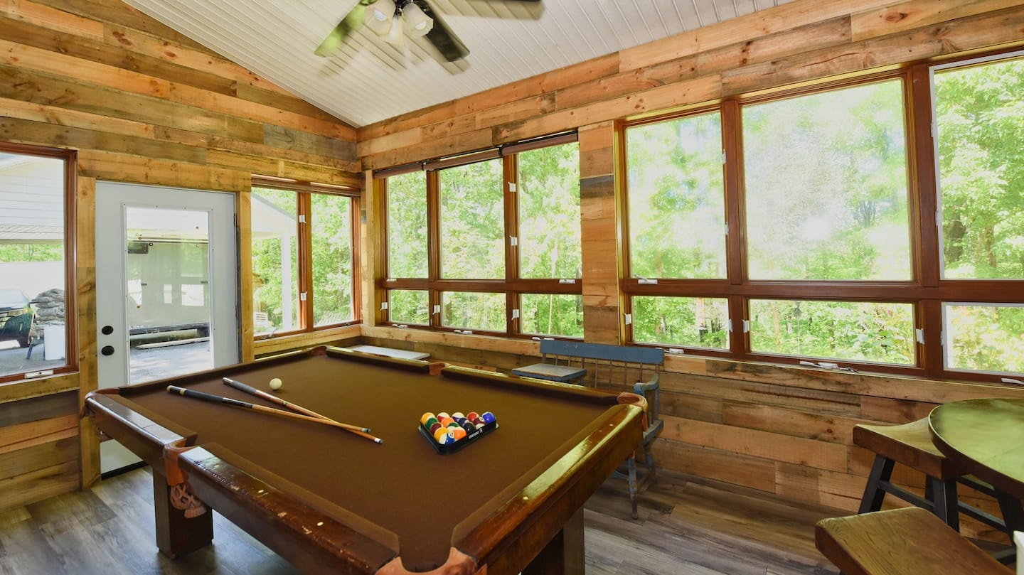 Hawk's Crest Landing I — game room with pool table