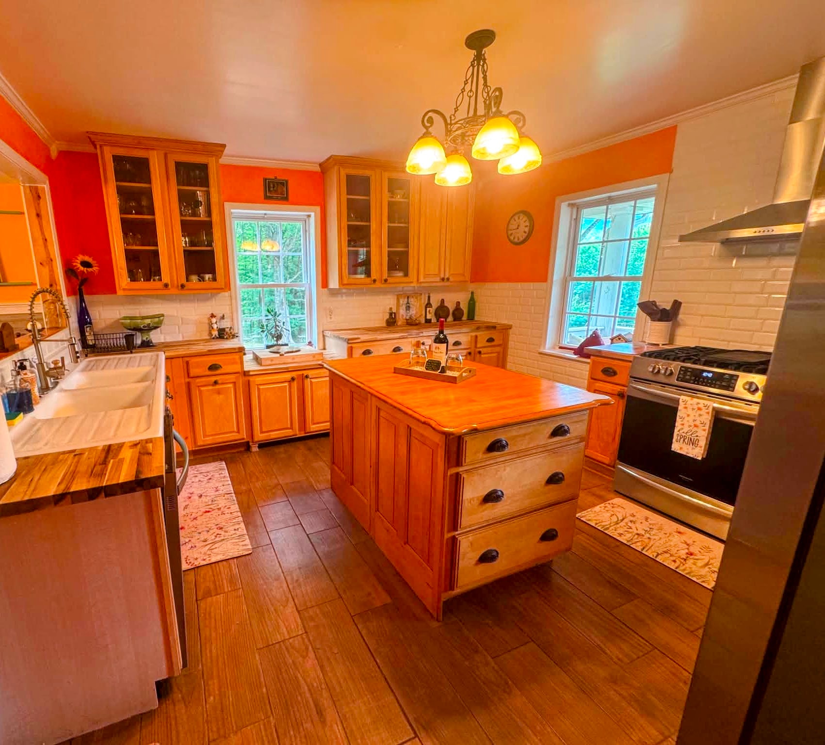 Hawk's Crest Landing I — kitchen wide angle with island and appliances