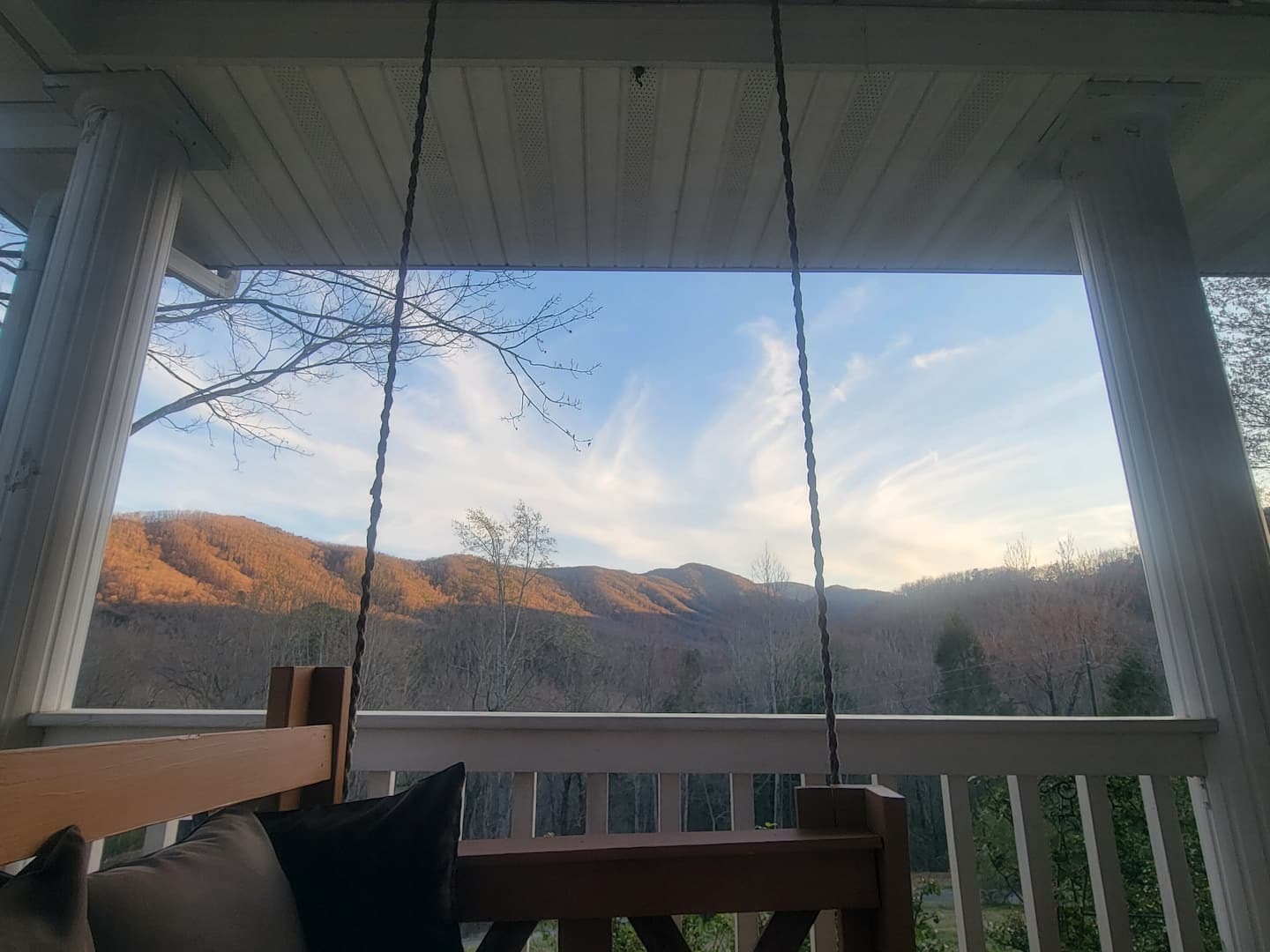 Hawk's Crest Landing I — Smoky Mountain view from the porch swing