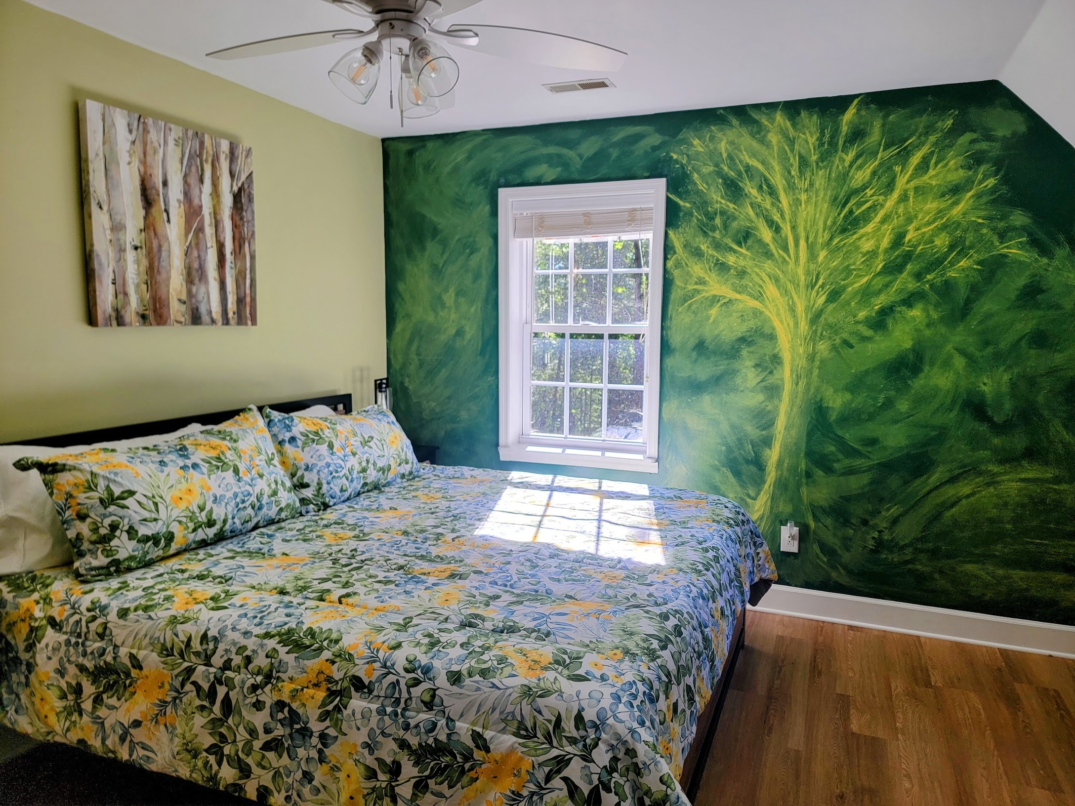 Hawk's Crest Landing I — upper bedroom with green tree mural accent wall
