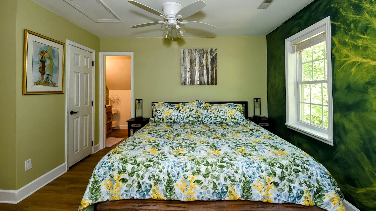 Hawk's Crest Landing I — upper bedroom alternate angle